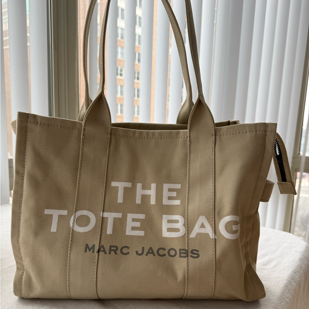 The canvas large tote bag by Marc Jacobs
